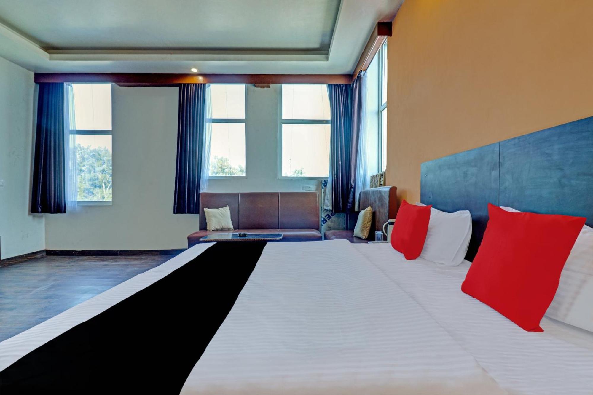 Capital O Kanha Resort Sikandra Rao Екстер'єр фото
