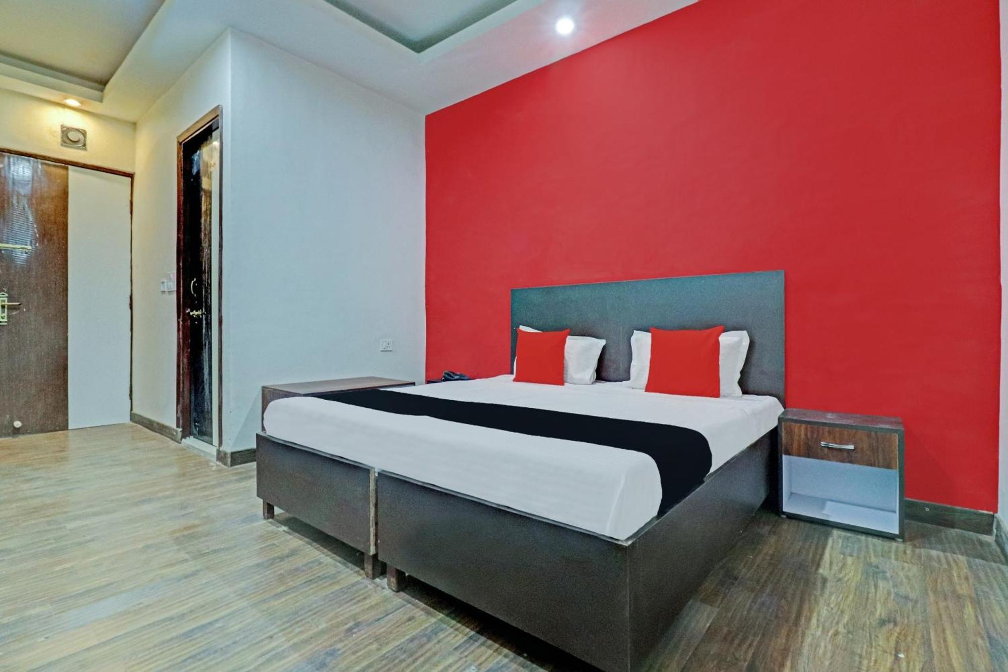Capital O Kanha Resort Sikandra Rao Екстер'єр фото