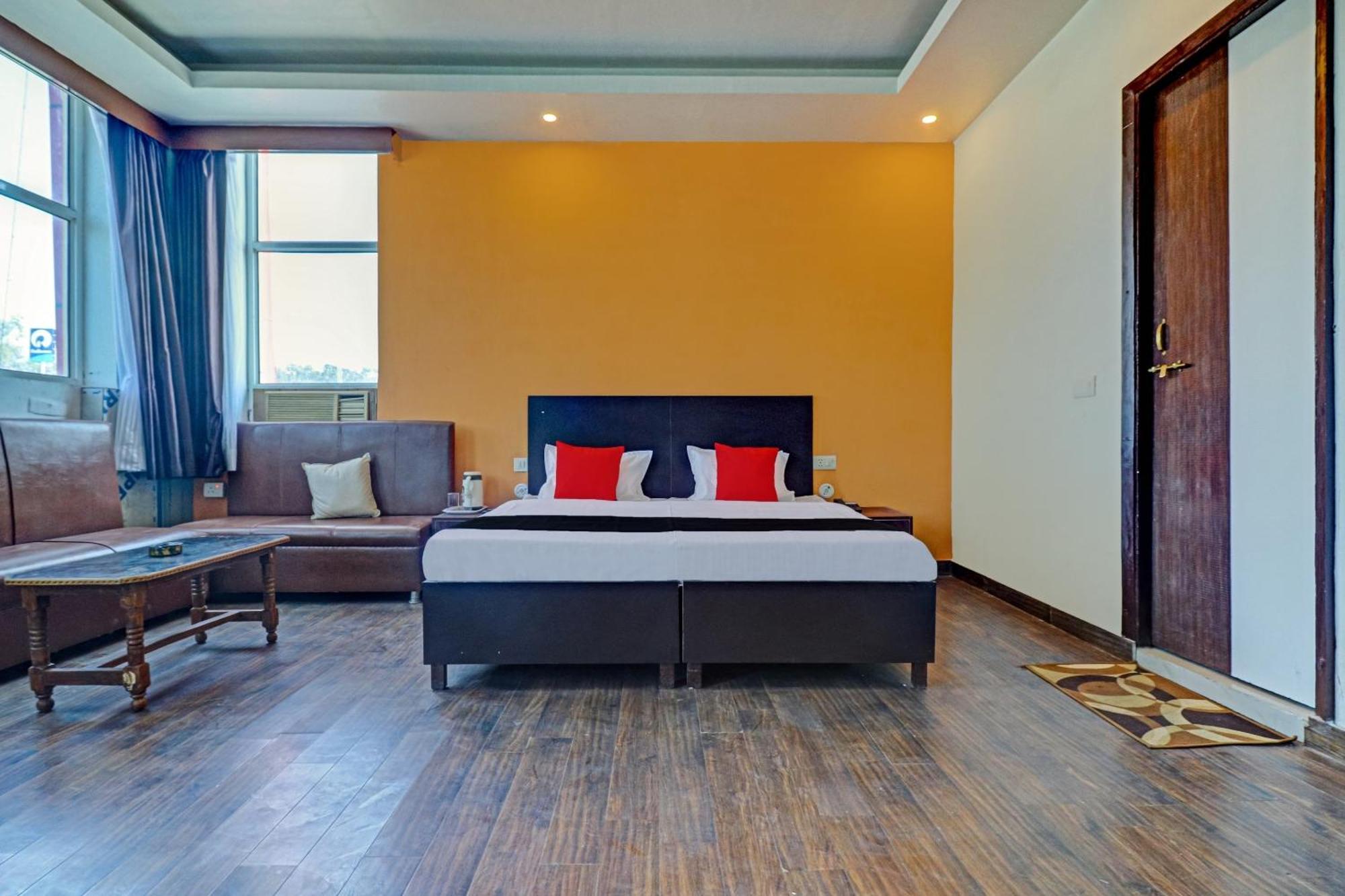 Capital O Kanha Resort Sikandra Rao Екстер'єр фото