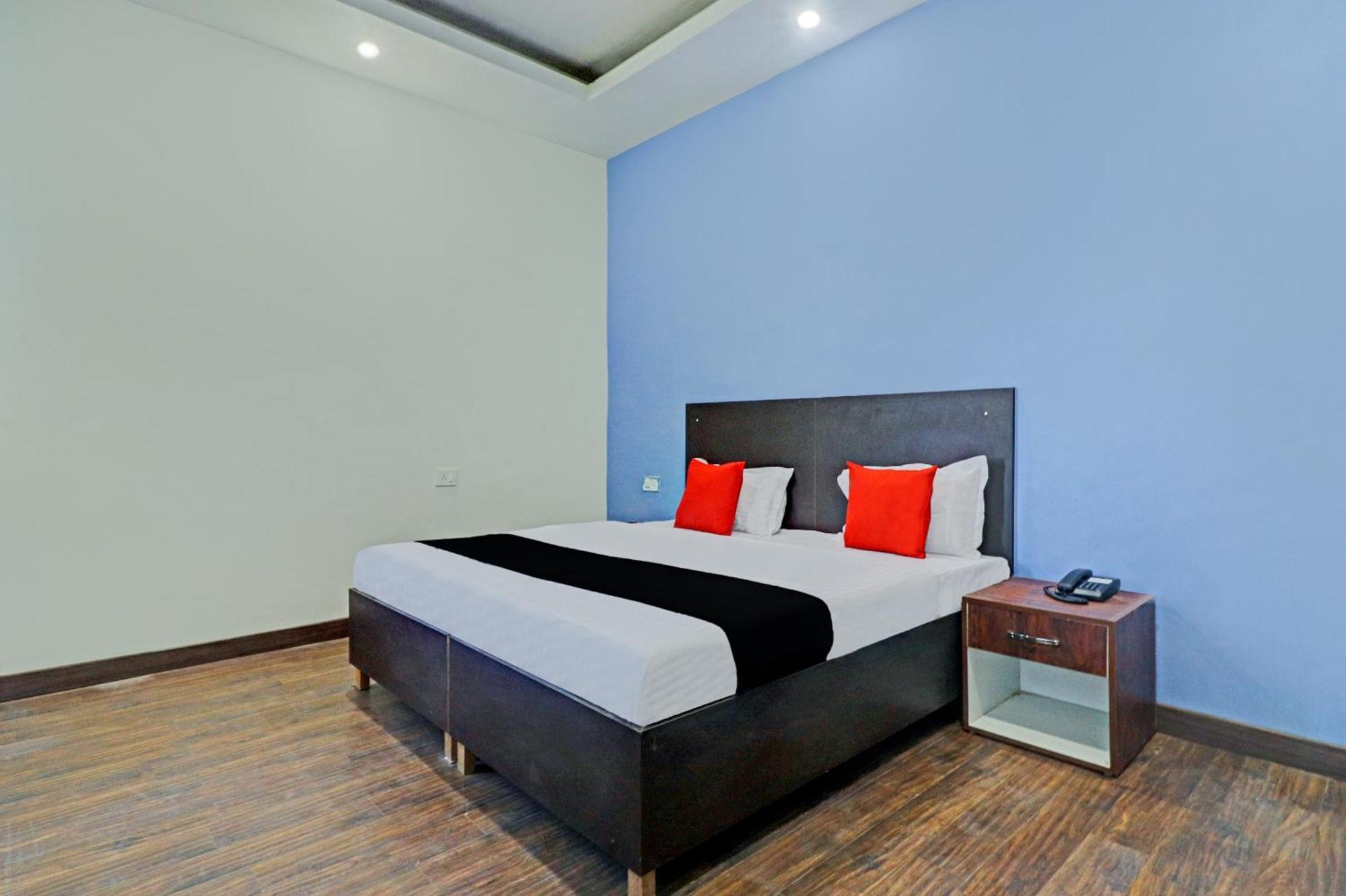 Capital O Kanha Resort Sikandra Rao Екстер'єр фото
