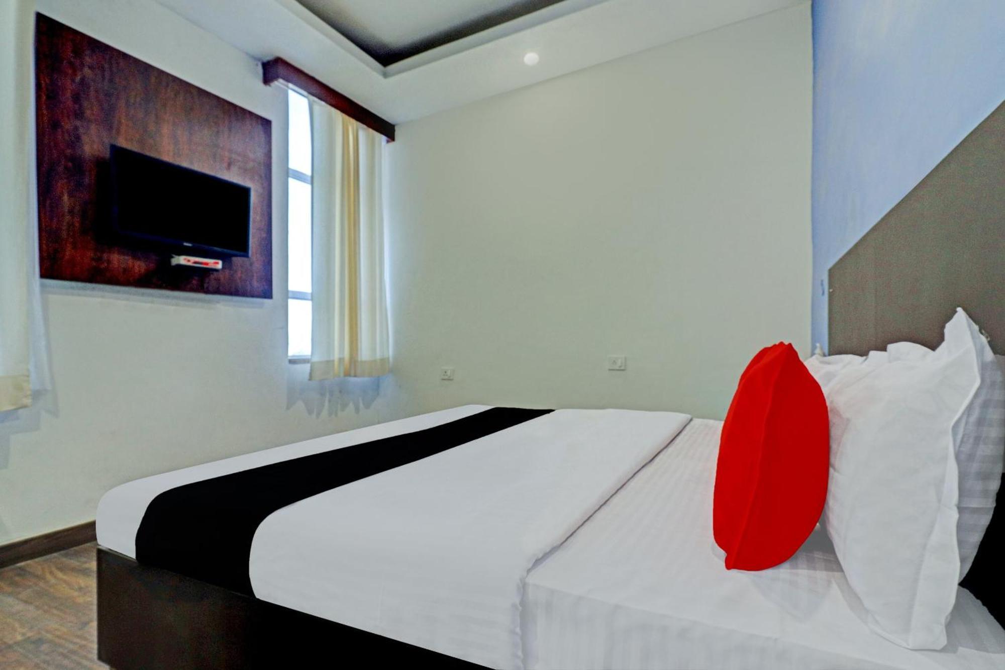 Capital O Kanha Resort Sikandra Rao Екстер'єр фото